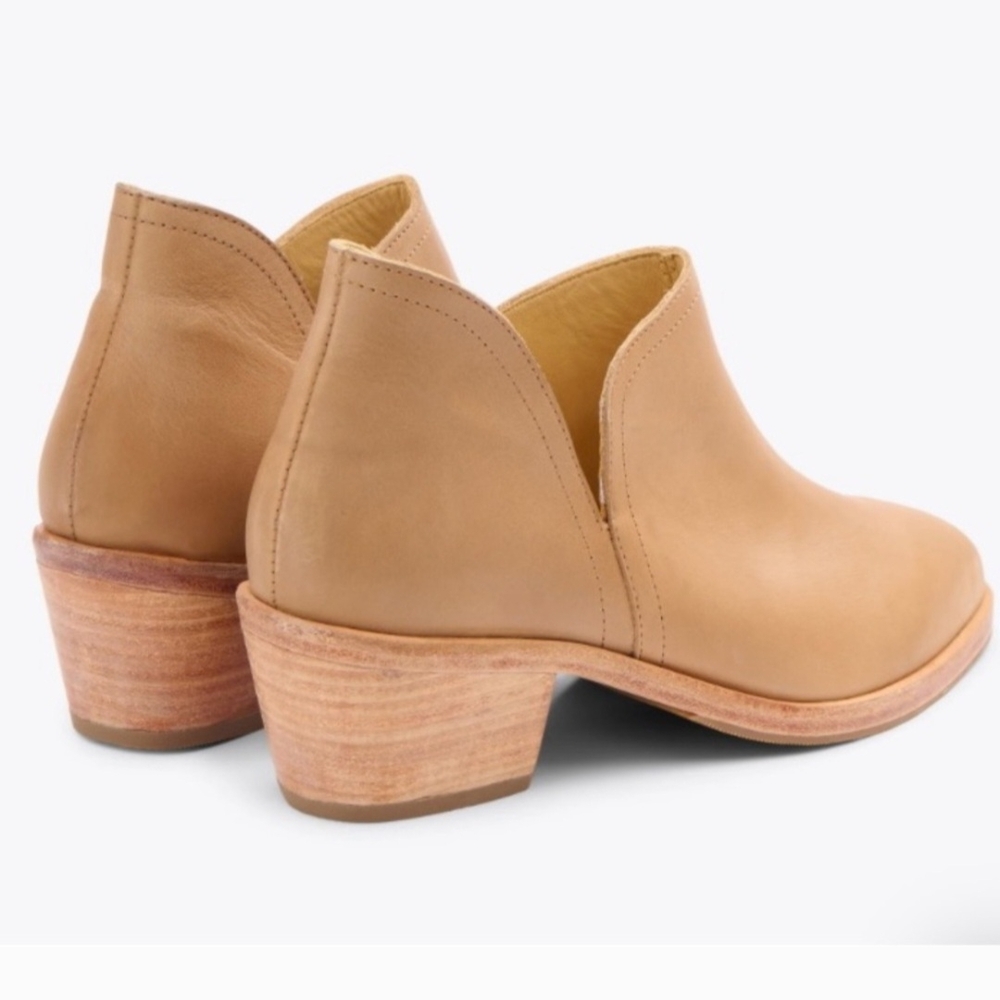 Nisolo Mia Tan Leather Ankle Boots - In Replacement Box.  Ret $200